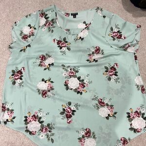 Torrid size 3 shirt